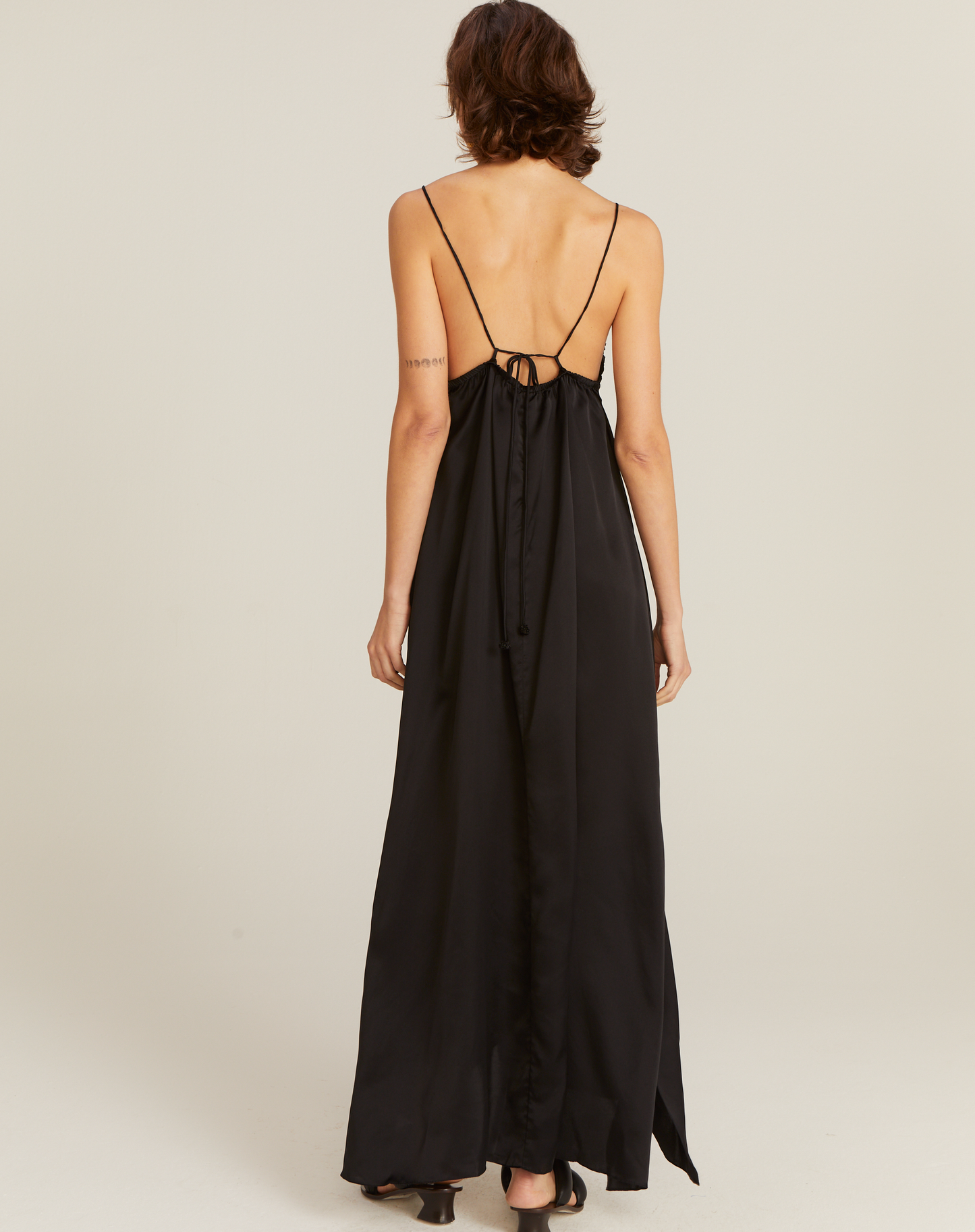 Vestido Mandacaru em Seda Longo Preto