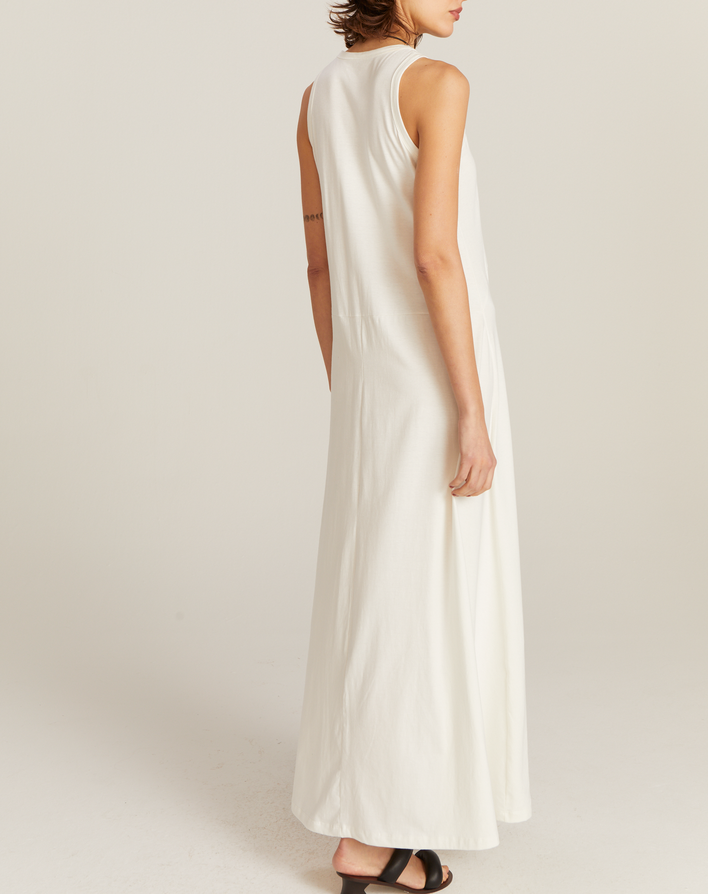 Vestido Elza Longo com Bolso Off White