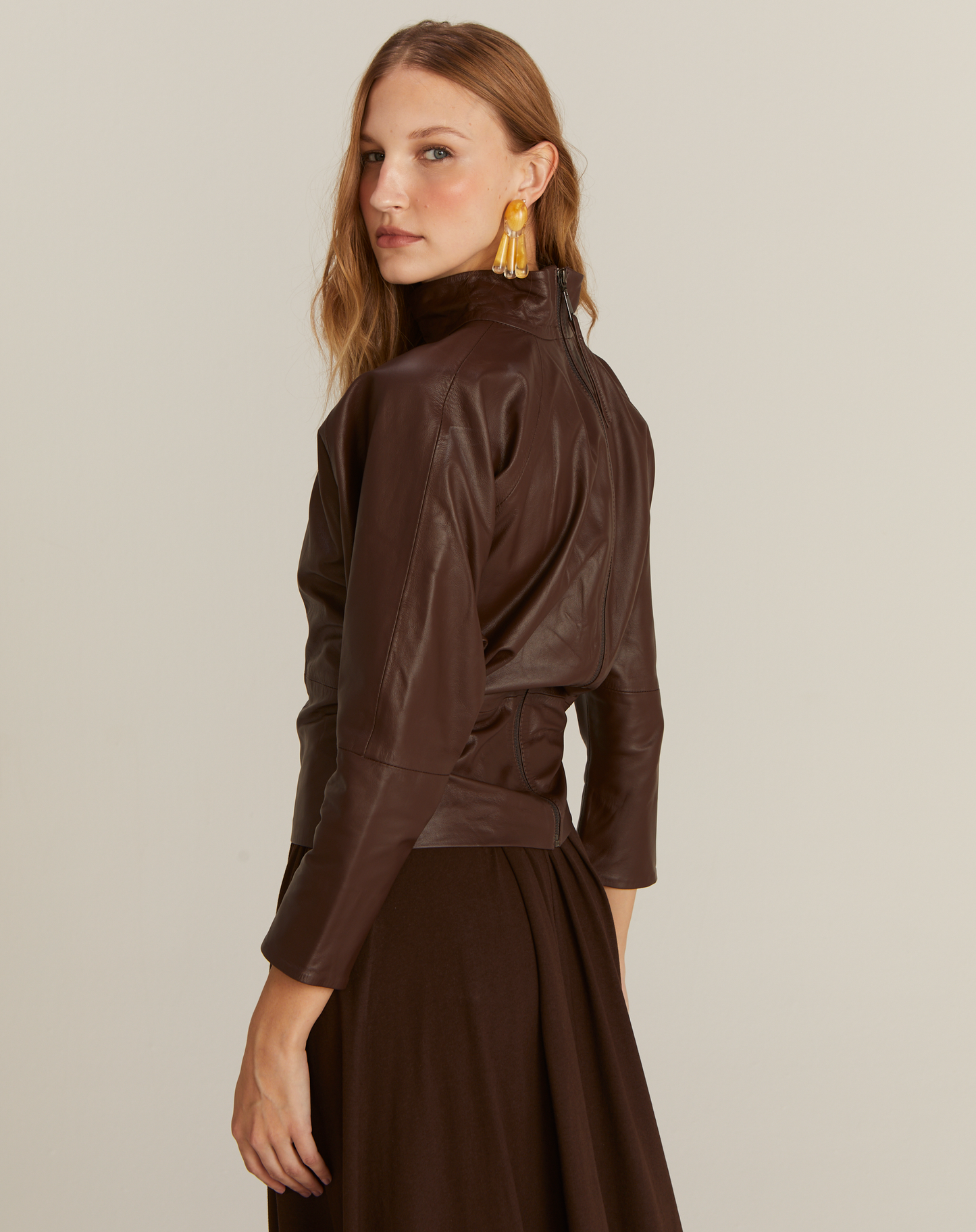 Blusa Manga Comprida Jaqueta Couro com Ziper Traseiro Chocolate