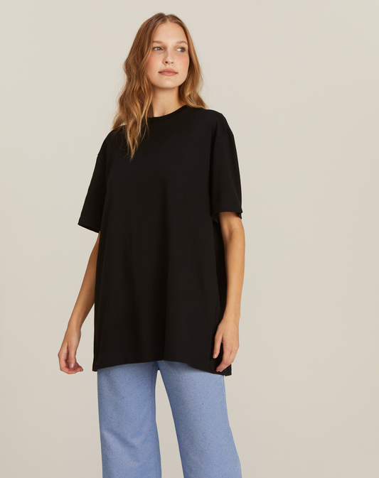 T-shirt Basic Oversized em Algodão Preta Tamanho único