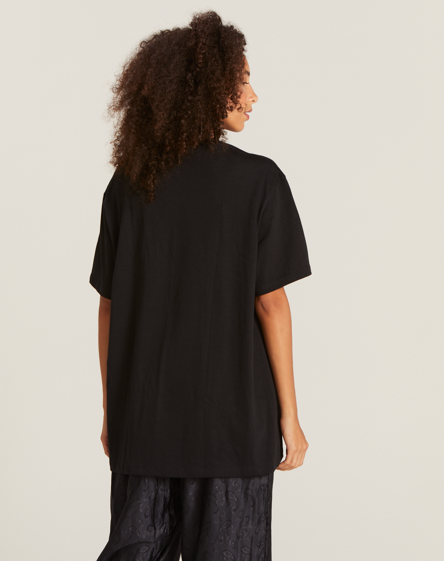 T-shirt Basic Oversized em Algodão Preta Tamanho único
